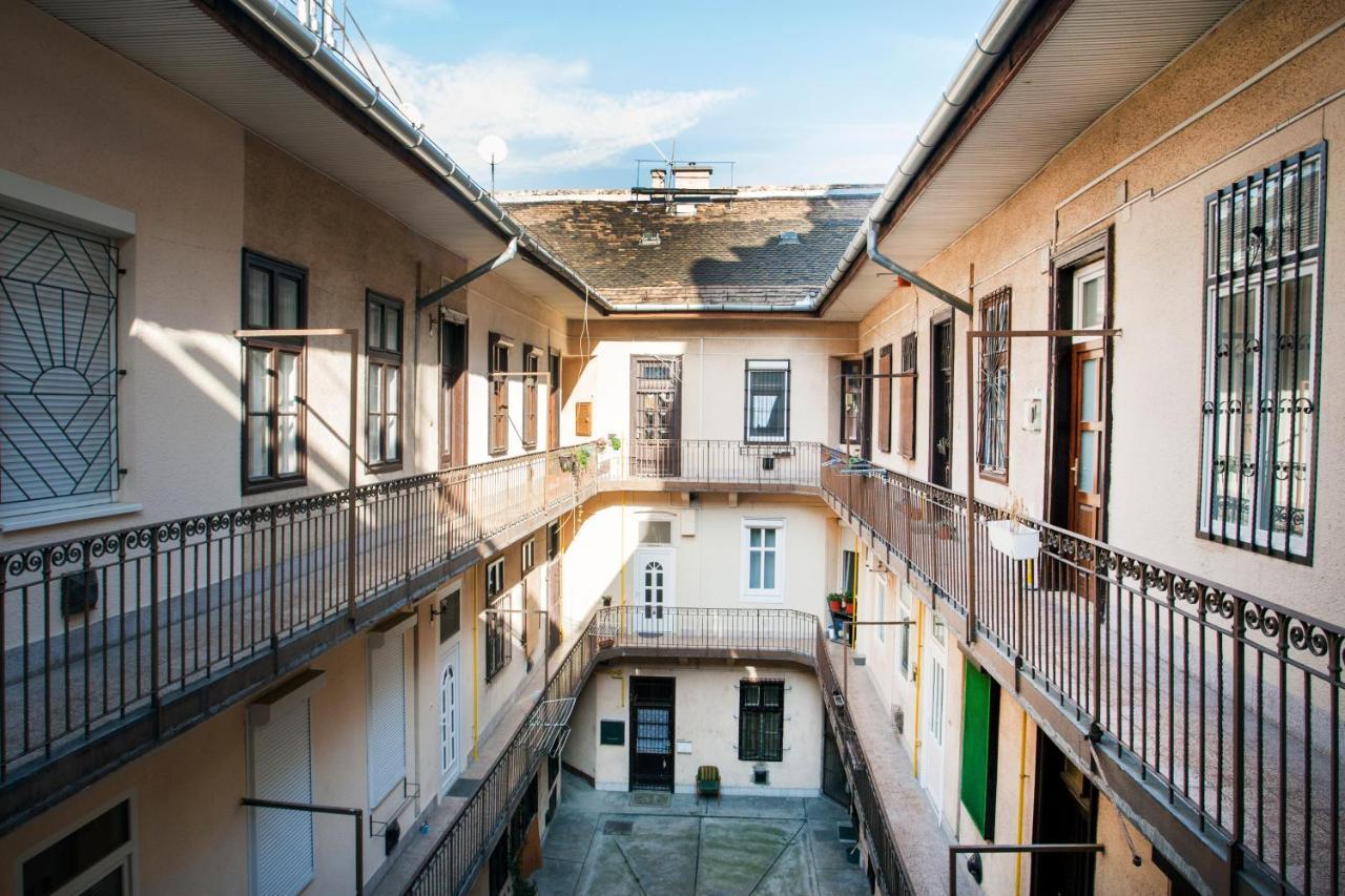 Simona - Lovely Studio In The Downtown . Budapeste Exterior foto